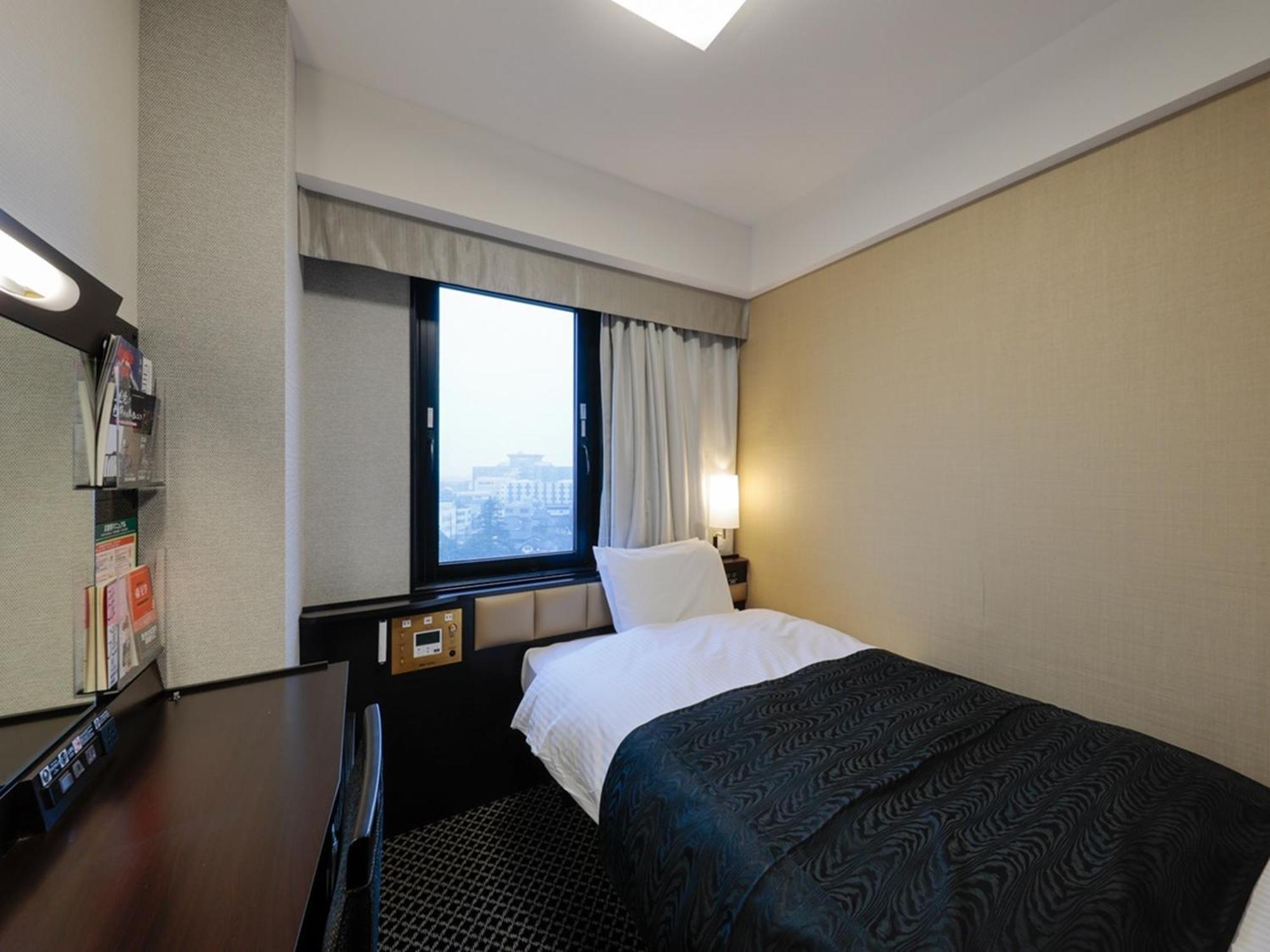 Apa Hotel Tonami Ekimae Екстериор снимка
