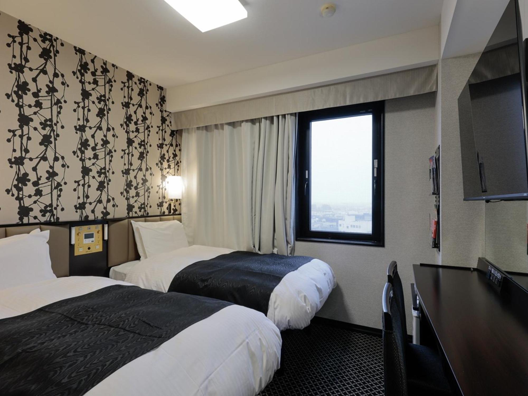 Apa Hotel Tonami Ekimae Екстериор снимка