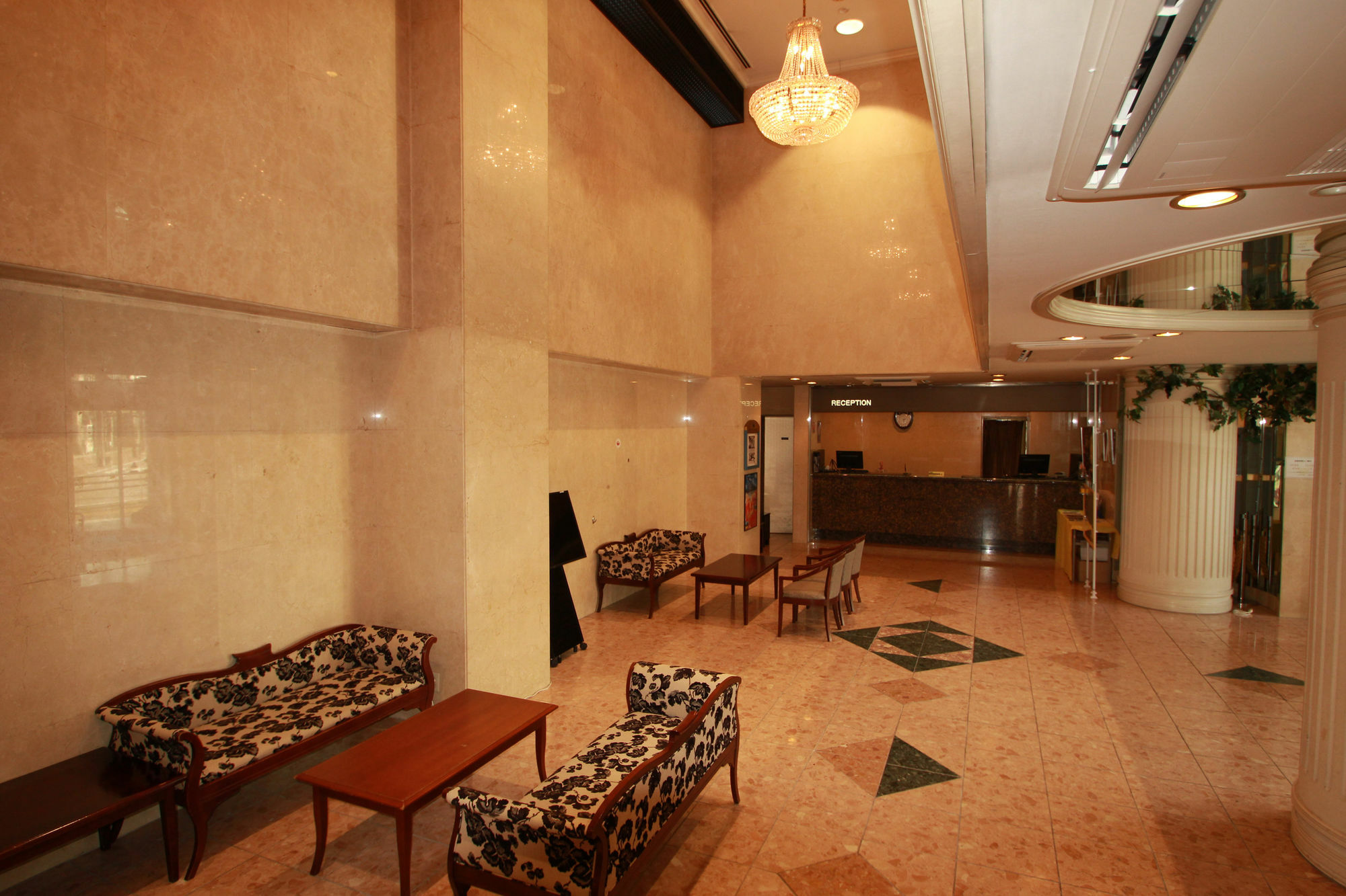 Apa Hotel Tonami Ekimae Екстериор снимка